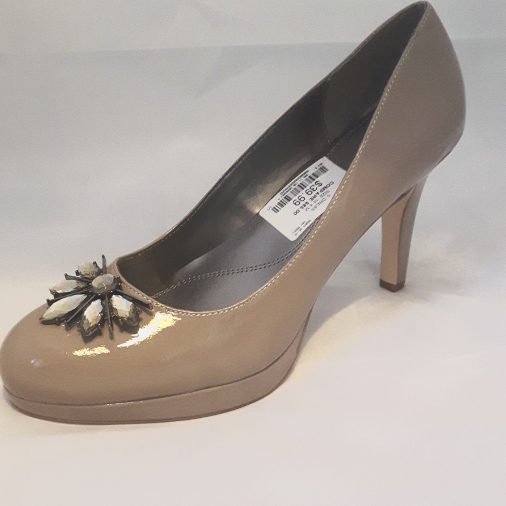 Tahari Toast Lina Nude heels